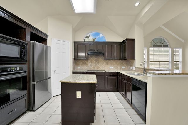 1695 Cresthill Drive, Rockwall, TX 75087