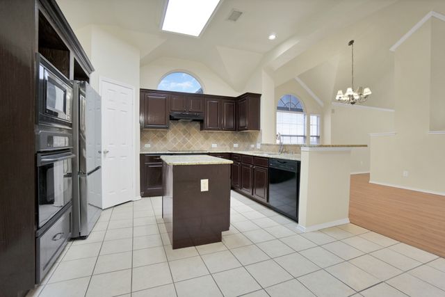 1695 Cresthill Drive, Rockwall, TX 75087