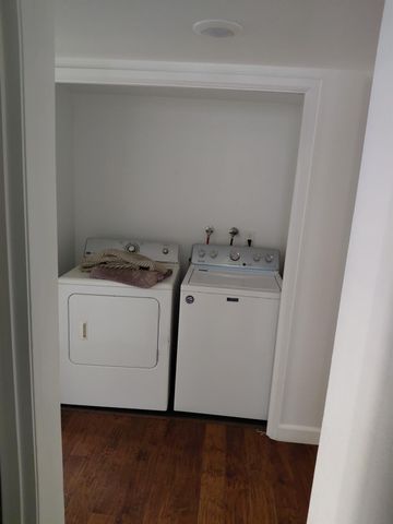 9567 N Barton Avenue, Fresno, CA 93720