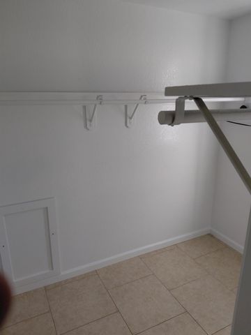 9567 N Barton Avenue, Fresno, CA 93720