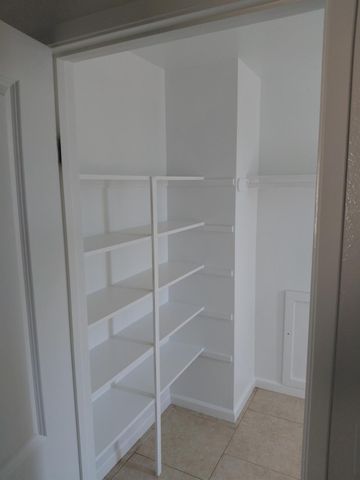 9567 N Barton Avenue, Fresno, CA 93720