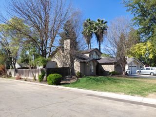 9567 N Barton Avenue, Fresno, CA 93720