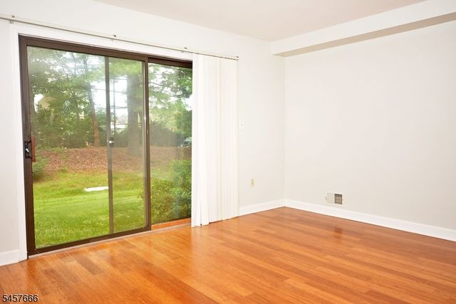29 Barclay Ct, Lawrence Twp., NJ 08648