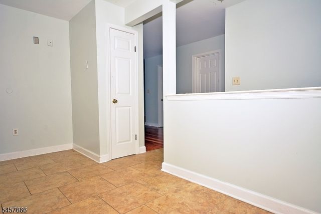 29 Barclay Ct, Lawrence Twp., NJ 08648