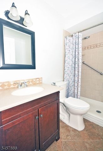 29 Barclay Ct, Lawrence Twp., NJ 08648