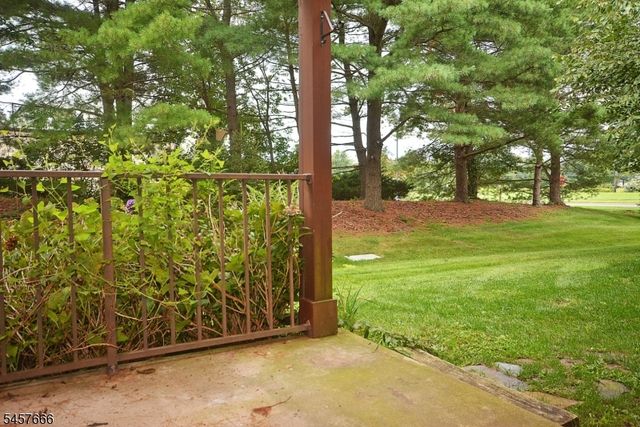 29 Barclay Ct, Lawrence Twp., NJ 08648