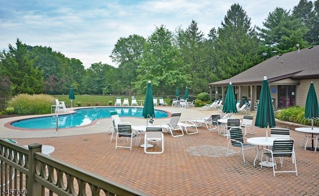 29 Barclay Ct, Lawrence Twp., NJ 08648