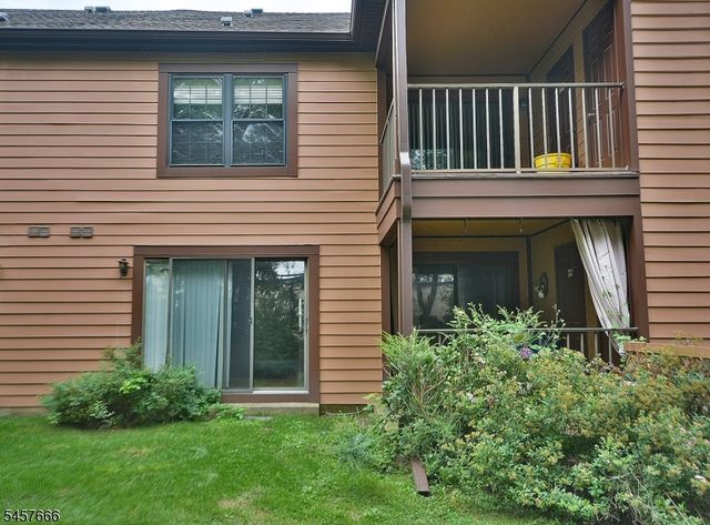 29 Barclay Ct, Lawrence Twp., NJ 08648