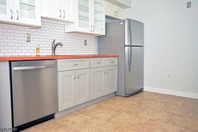 29 Barclay Ct, Lawrence Twp., NJ 08648