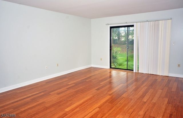 29 Barclay Ct, Lawrence Twp., NJ 08648