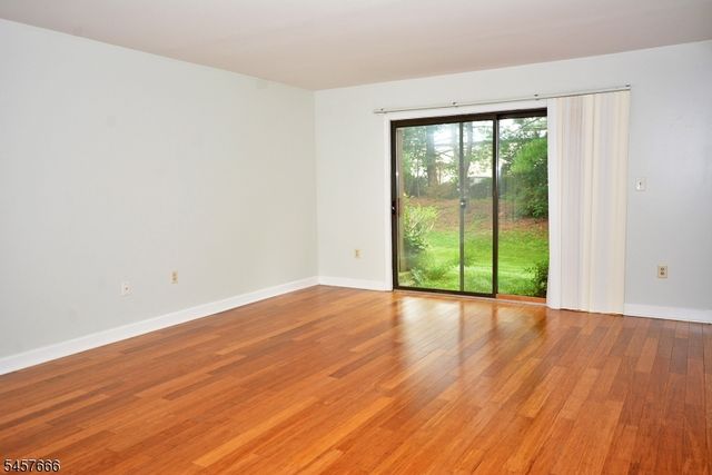 29 Barclay Ct, Lawrence Twp., NJ 08648