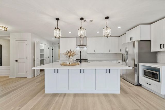 3406 W SWANN AVENUE, Tampa, FL 33609