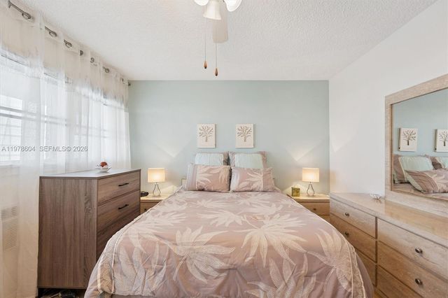 1050 SW 11th St 16L, Hallandale Beach, FL 33009