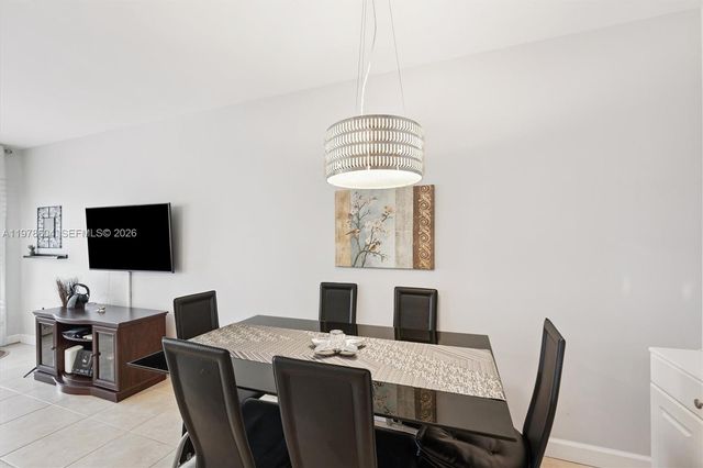 1050 SW 11th St 16L, Hallandale Beach, FL 33009