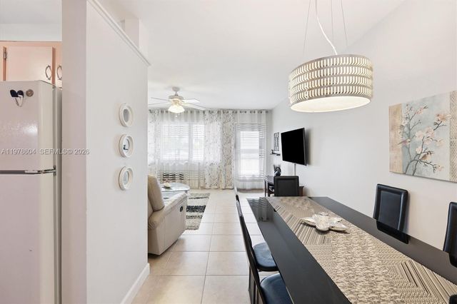 1050 SW 11th St 16L, Hallandale Beach, FL 33009