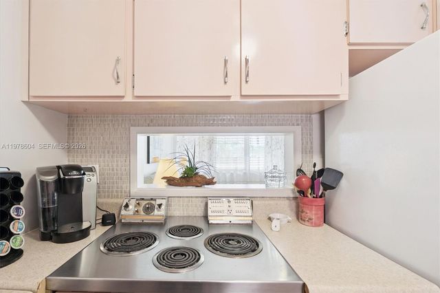 1050 SW 11th St 16L, Hallandale Beach, FL 33009