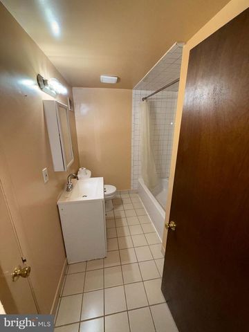 122 HAMILTON ST, Norristown, PA 19401