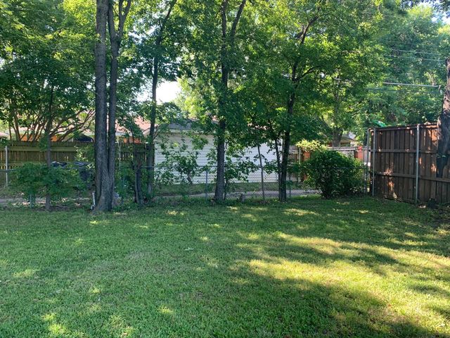 6902 E Mockingbird Lane, Dallas, TX 75214