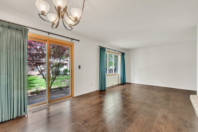 3470 Johnathan Avenue, Bettendorf, IA 52722