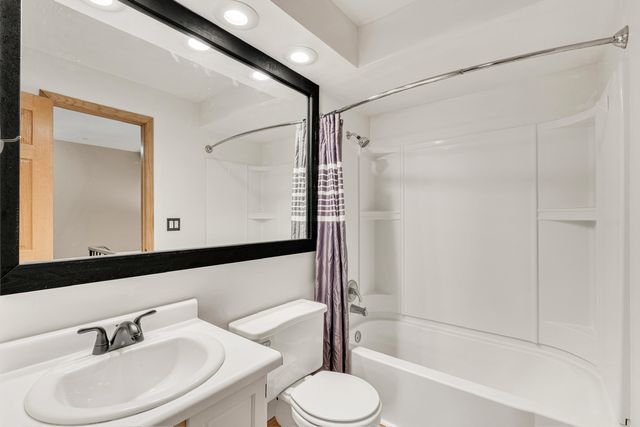3470 Johnathan Avenue, Bettendorf, IA 52722