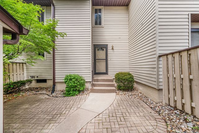 3470 Johnathan Avenue, Bettendorf, IA 52722