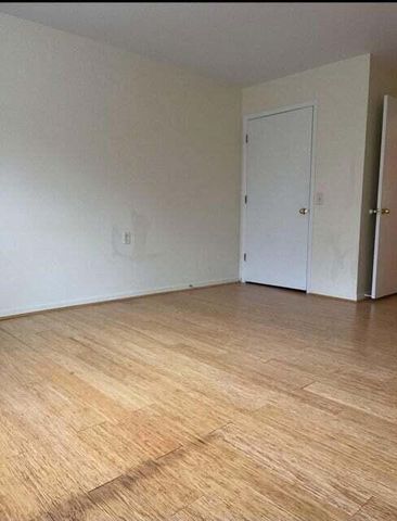 2233 S Huron Parkway Unit: 2, Ann Arbor, MI 48104