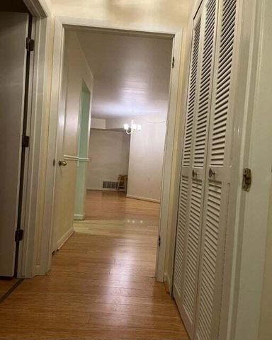 2233 S Huron Parkway Unit: 2, Ann Arbor, MI 48104