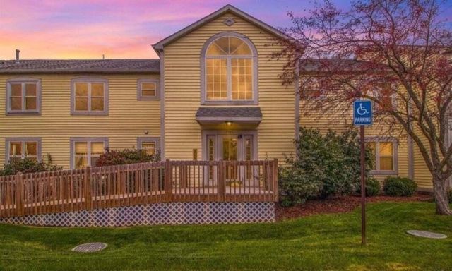 2233 S Huron Parkway Unit: 2, Ann Arbor, MI 48104