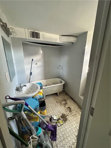 1116 Saint Clair St, Derry Twp, PA 15650