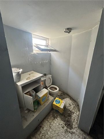 1116 Saint Clair St, Derry Twp, PA 15650