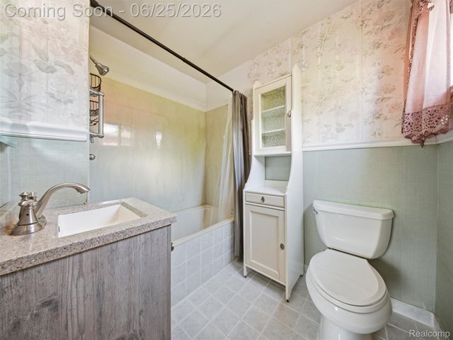 216 Bush Street, Howell, MI 48843