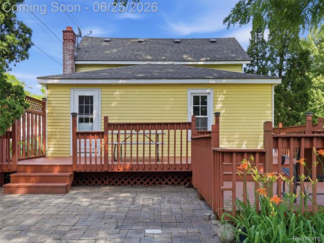 216 Bush Street, Howell, MI 48843