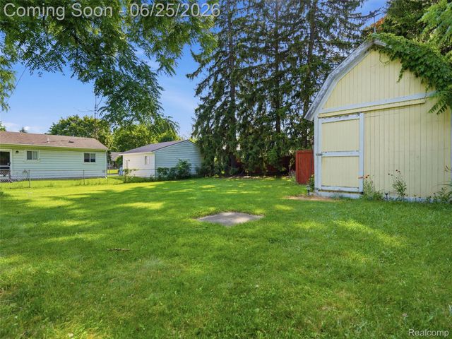 216 Bush Street, Howell, MI 48843