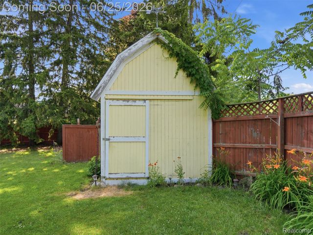 216 Bush Street, Howell, MI 48843