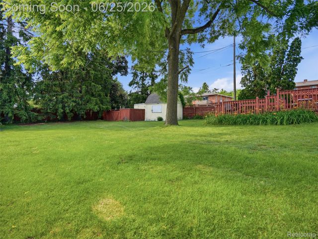 216 Bush Street, Howell, MI 48843
