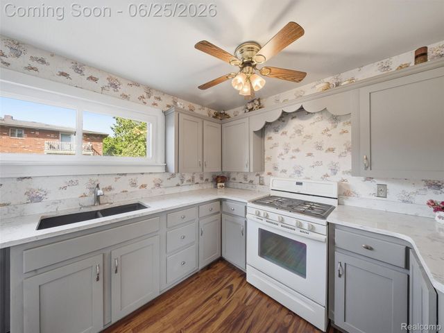 216 Bush Street, Howell, MI 48843