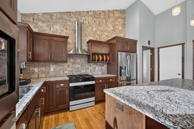 31473 Marvin Avenue, Lindstrom, MN 55045