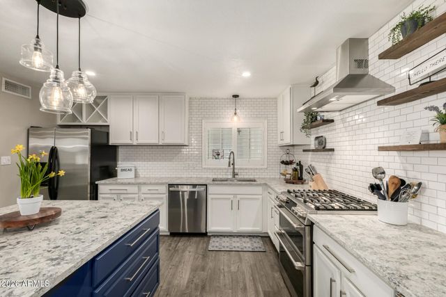 1649 W LOMA Lane, Phoenix, AZ 85021