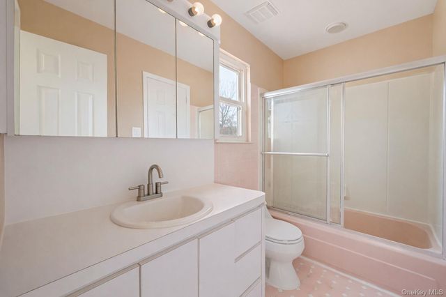 61 Southgate Road, Valley Stream, NY 11581