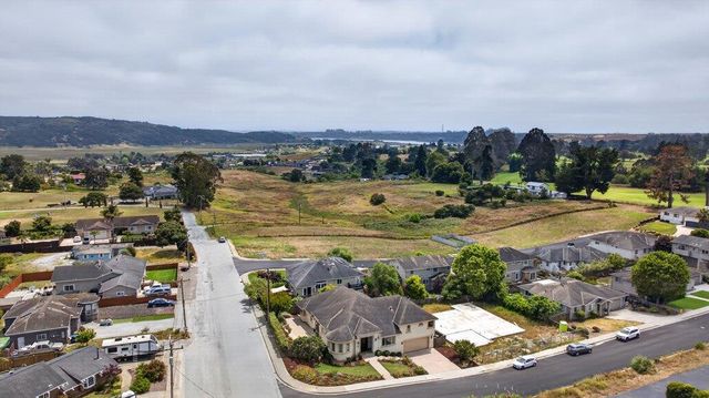 13140 Heritage Circle, Royal Oaks, CA 95076
