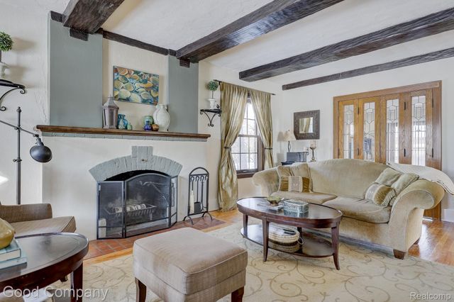 18930 Hillcrest Street, Beverly Hills Village, MI 48025