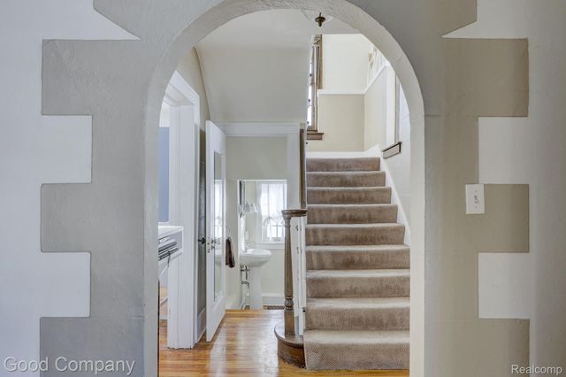 18930 Hillcrest Street, Beverly Hills Village, MI 48025