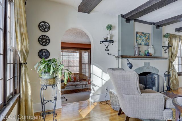 18930 Hillcrest Street, Beverly Hills Village, MI 48025