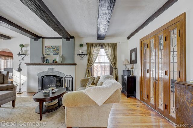 18930 Hillcrest Street, Beverly Hills Village, MI 48025