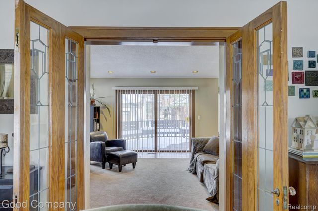 18930 Hillcrest Street, Beverly Hills Village, MI 48025