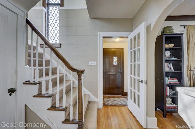 18930 Hillcrest Street, Beverly Hills Village, MI 48025