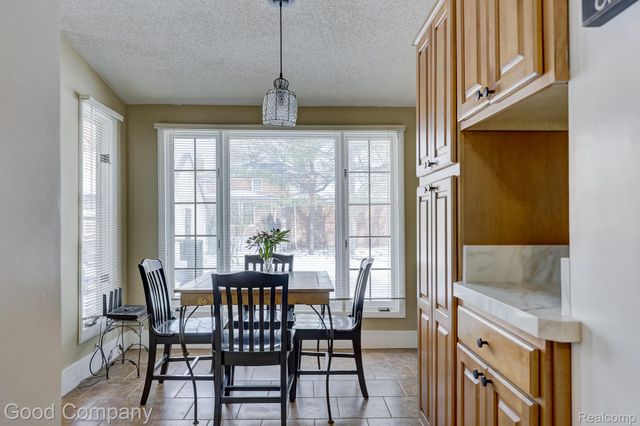 18930 Hillcrest Street, Beverly Hills Village, MI 48025