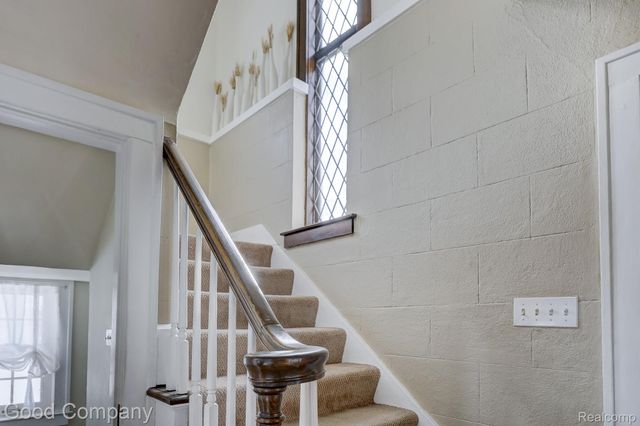 18930 Hillcrest Street, Beverly Hills Village, MI 48025