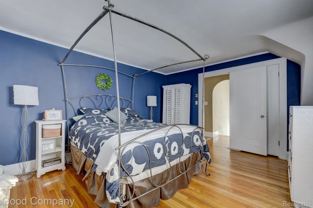 18930 Hillcrest Street, Beverly Hills Village, MI 48025