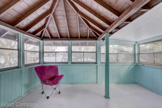 18930 Hillcrest Street, Beverly Hills Village, MI 48025